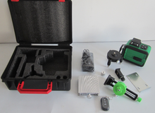 Load image into Gallery viewer, 3D Green line laser level with remote control
